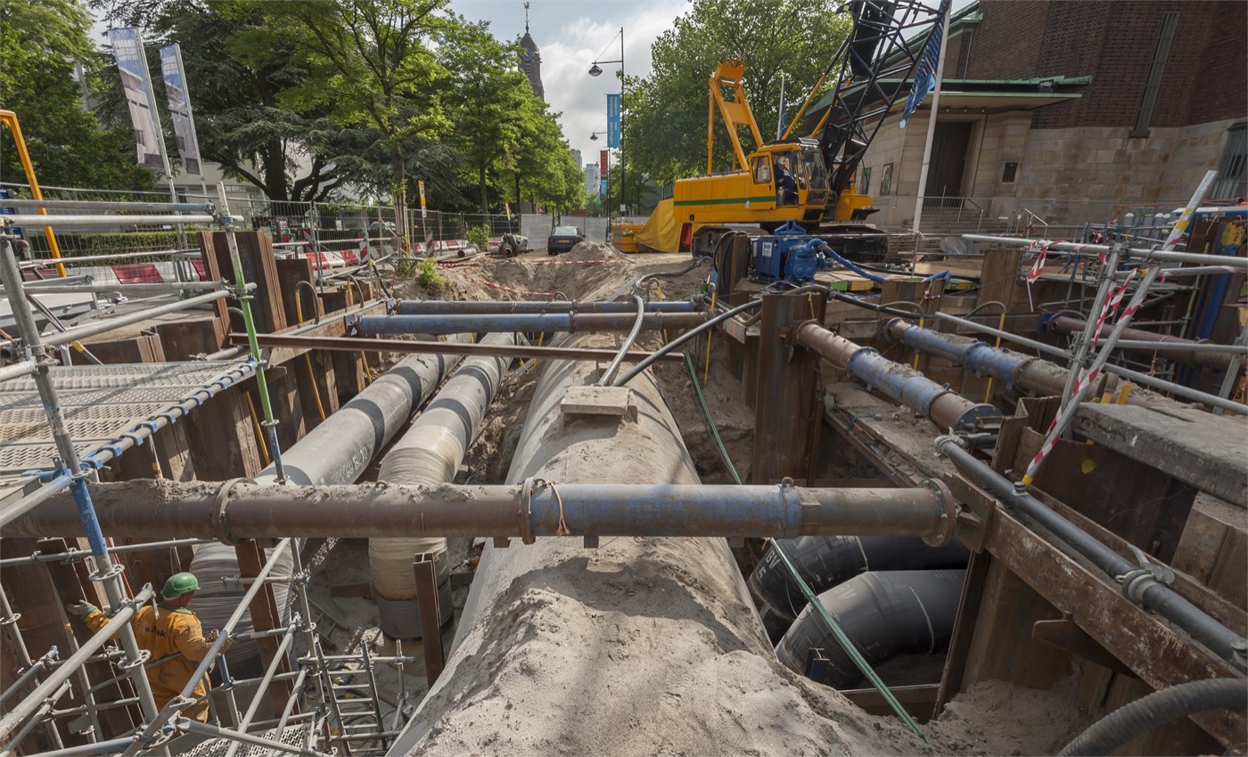 Werk aan riolering en persleidingen in de Rotterdamse buitenruimte